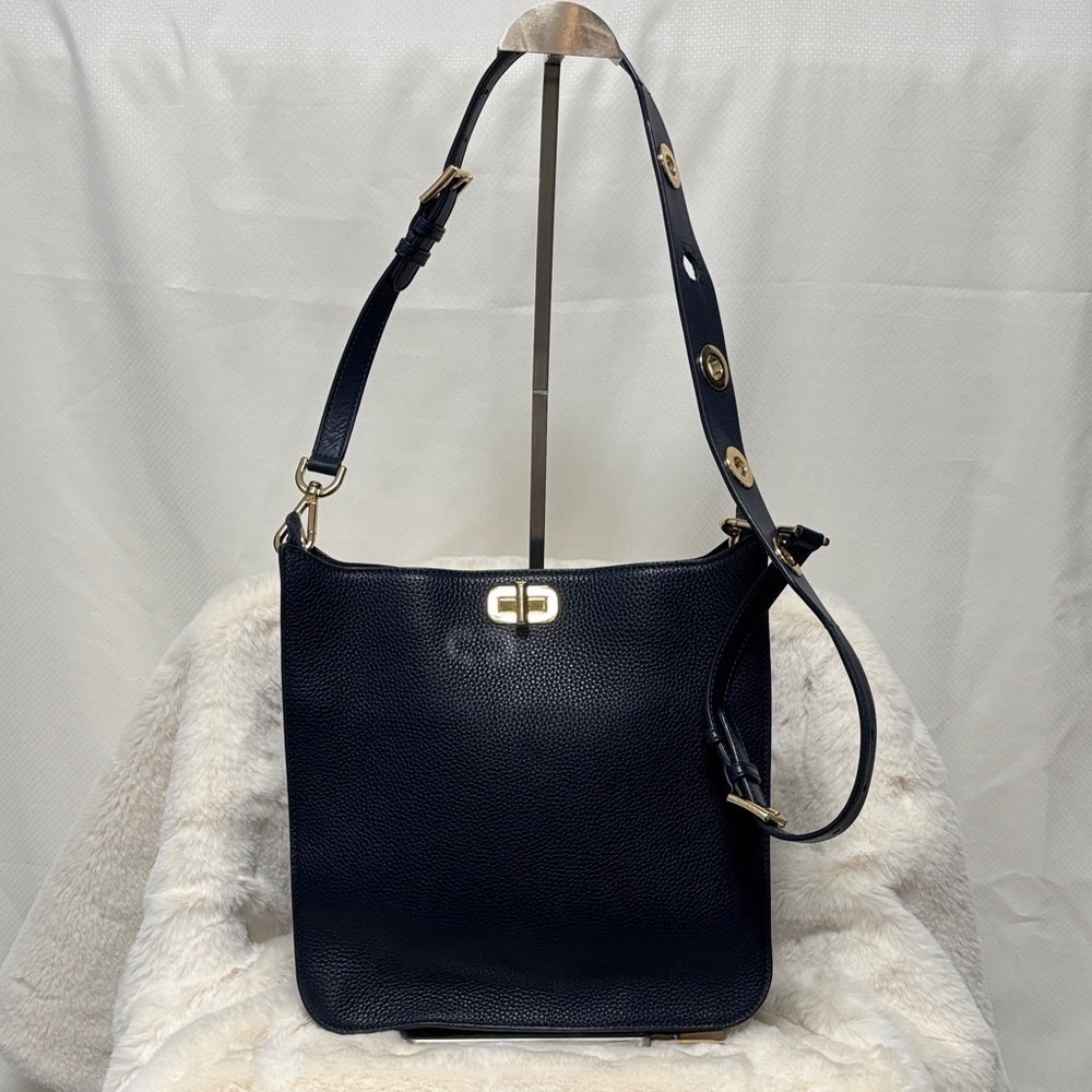 Micheal Kors Sullivan Large Messenger Navy Blue Leather Bag